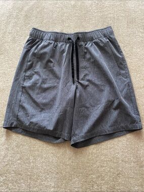 Eddie Bauer Gray Shorts Men’s Size Small UPF 50